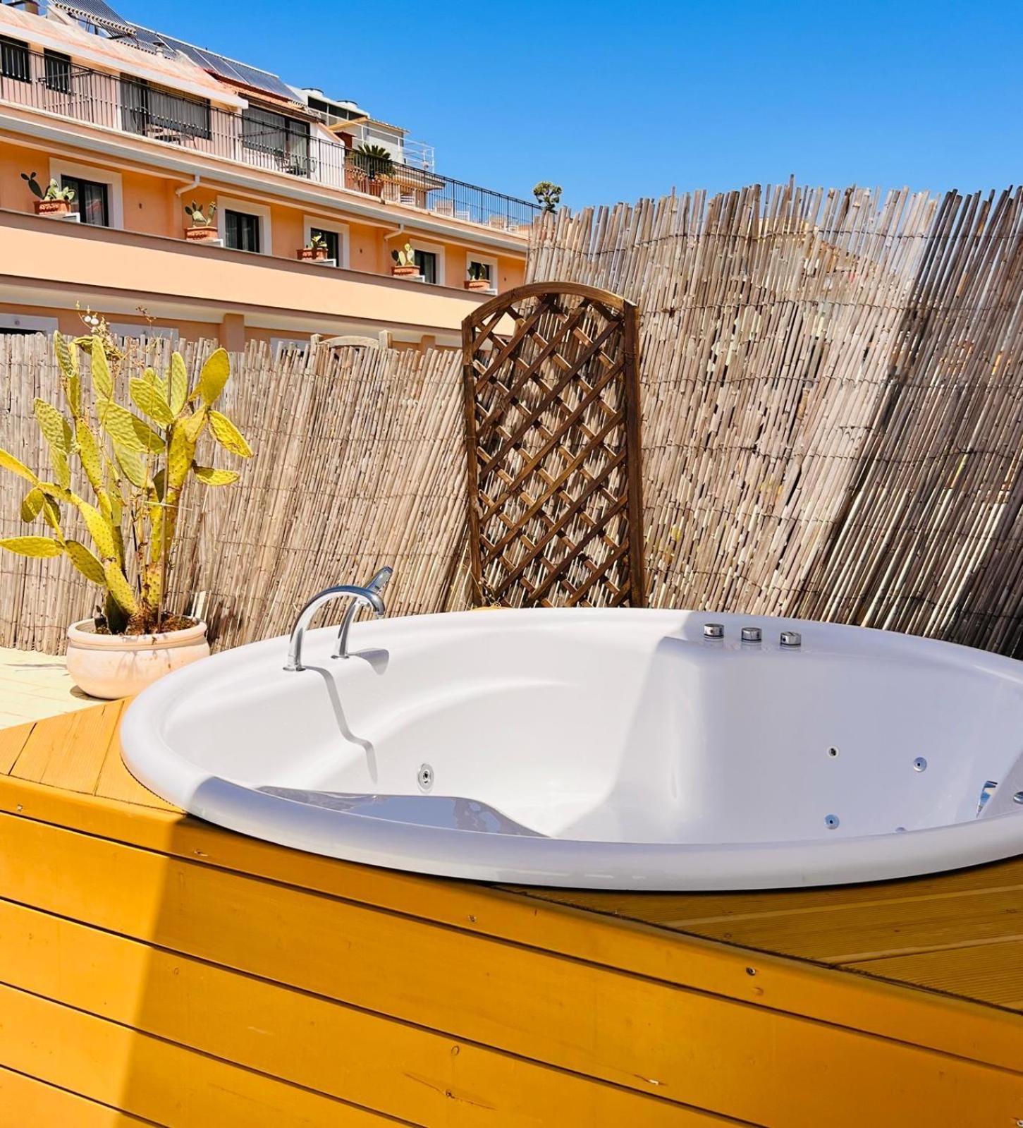 Sole Suites Sorrento Bagian luar foto